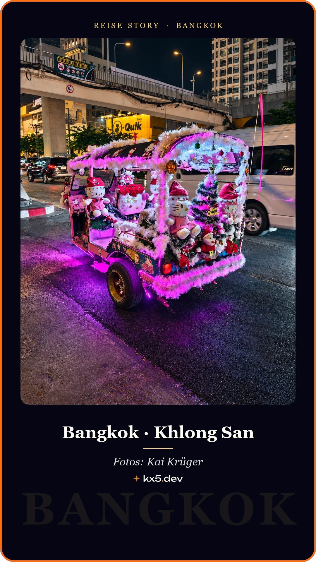 Tuk-Tuk im Weihnachtsschmuck: Bangkok · Khlong San